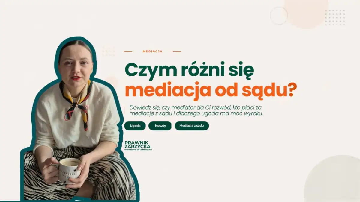 Kobieta z kubkiem omawia, na czym polega mediacja i czym różni się od postępowania sądowego.