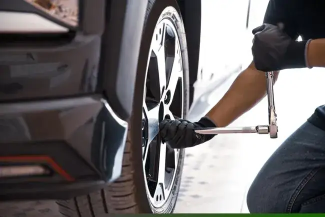 Jak wyjąć koło zapasowe Fiat Doblo - proste kroki, które musisz znać