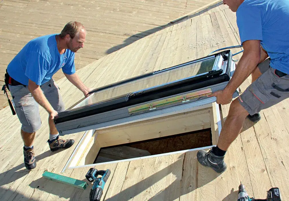 Małe okienko w dachu - jak uniknąć najczęstszych błędów przy montażu