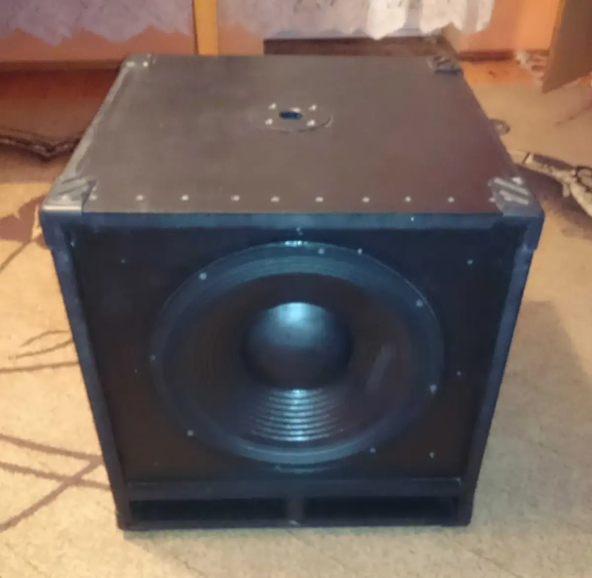 Subwoofer aktywny estradowy olx – jak znaleźć najlepsze oferty?