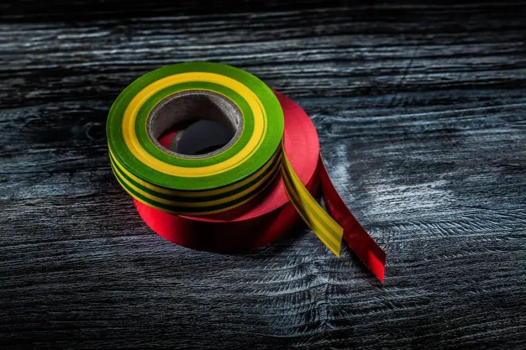 Taśma teflonowa: 5 zastosowań taśmy, o których nie wiedziałeś