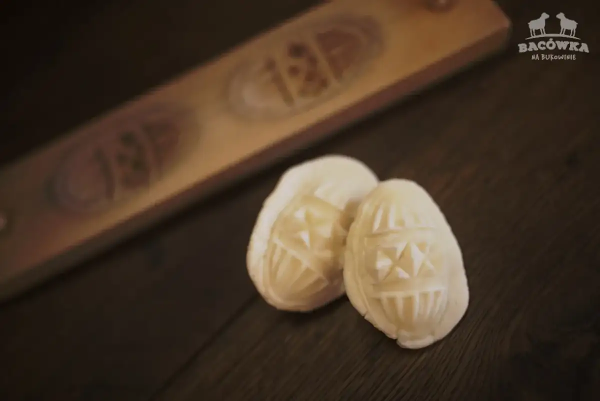 Bacówka na Bukowinie: Gdzie kupić prawdziwy oscypek i co warto wiedzieć?