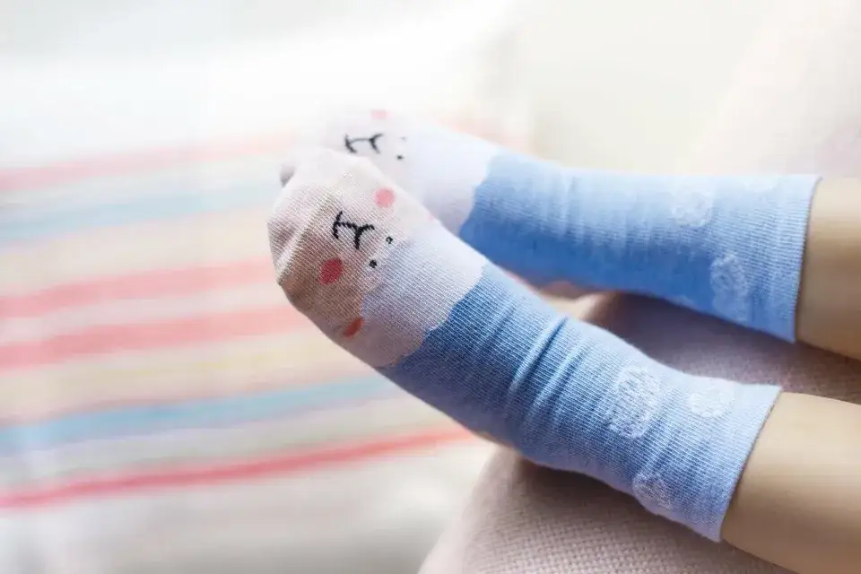 Jaki rozmiar skarpetek dla rocznego dziecka, aby uniknąć niewygody?