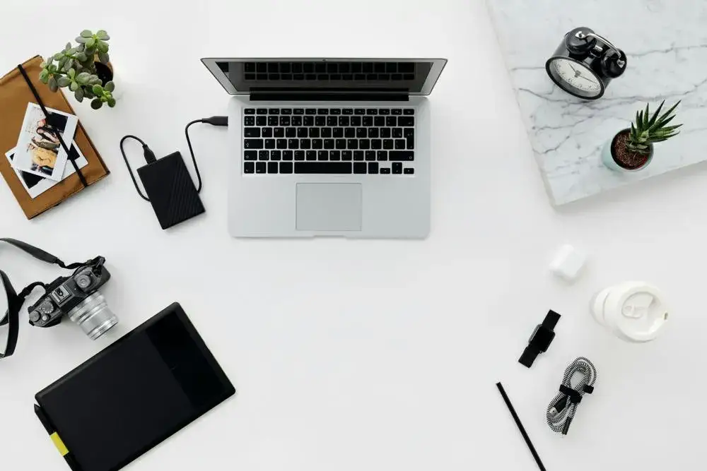 Co można podłączyć do komputera familiada? Odkryj najlepsze urządzenia