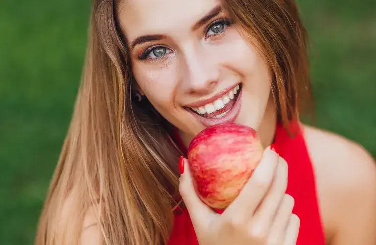 Jakie są zdrowe przekąski, które zaspokoją Twój głód bez wyrzutów?