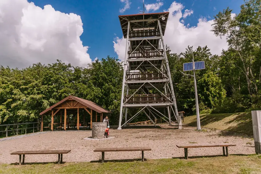 Bacówka Brzanka: Schronisko, widoki, szlaki zaplanuj wycieczkę!