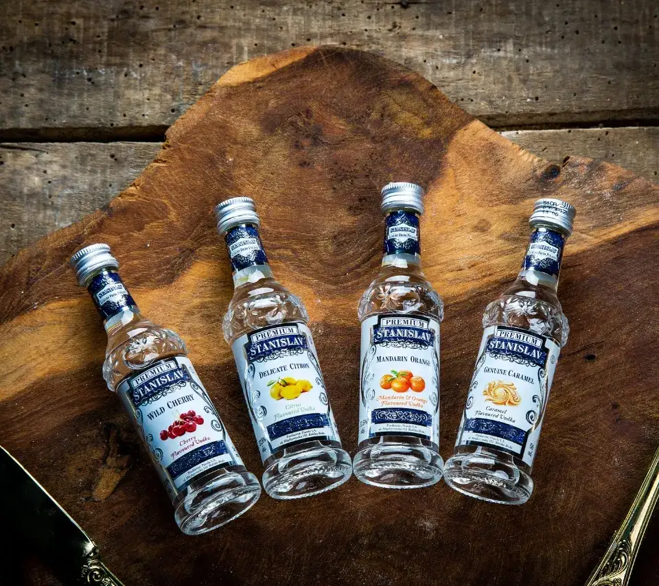 Jaką wódkę do drinków wybrać, by zaskoczyć gości?