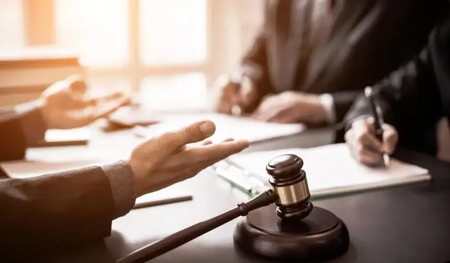 Wyrok w zawieszeniu: co to jest, warunki i konsekwencje?