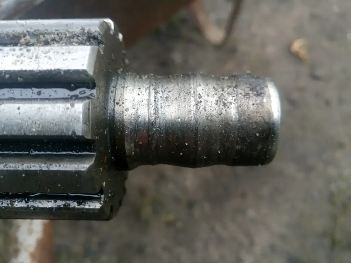 Jak wymienić wałek pedału sprzęgła C360 bez błędów i problemów