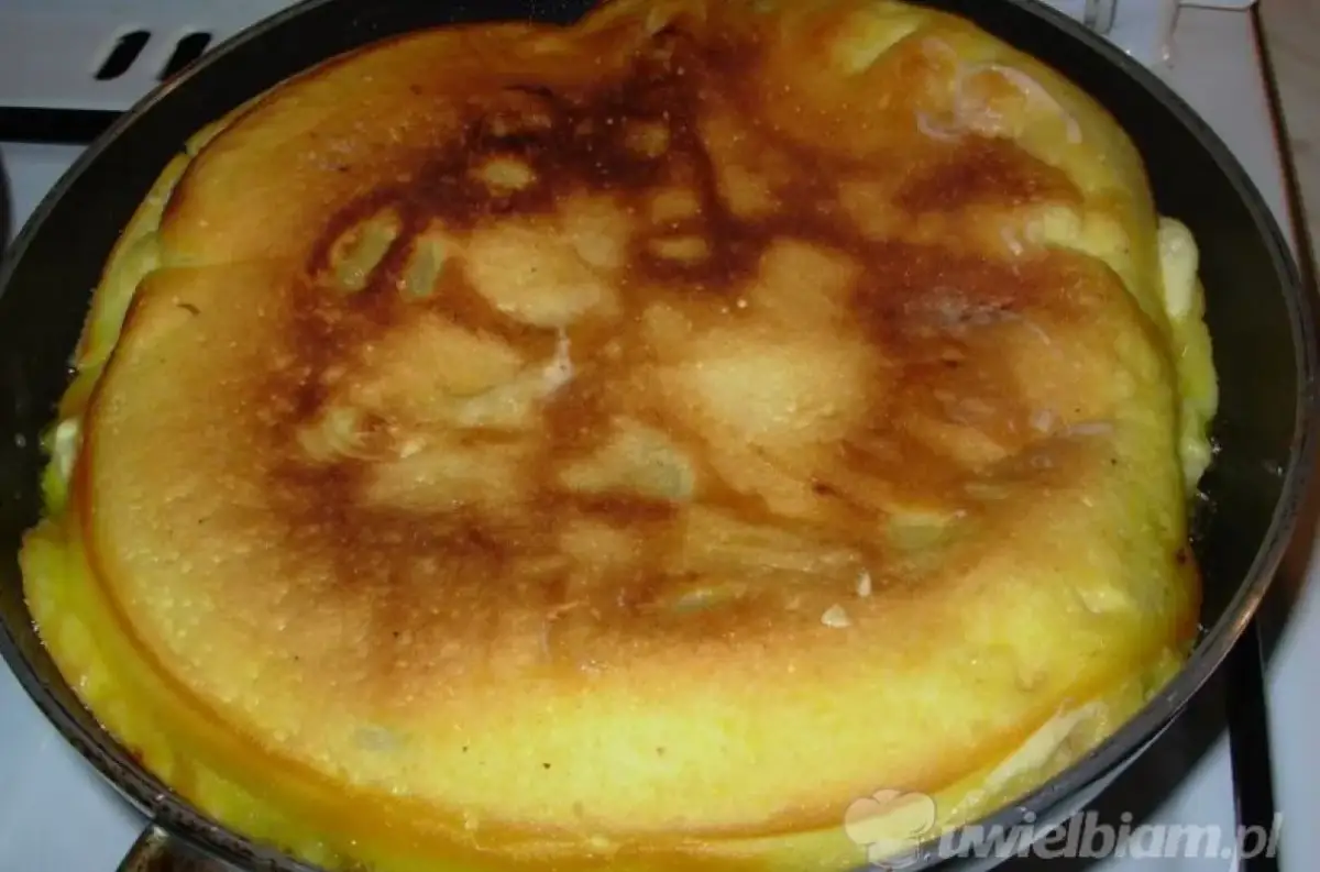 Idealny omlet z mąką i mlekiem? Odkryj przepis na puszystość!