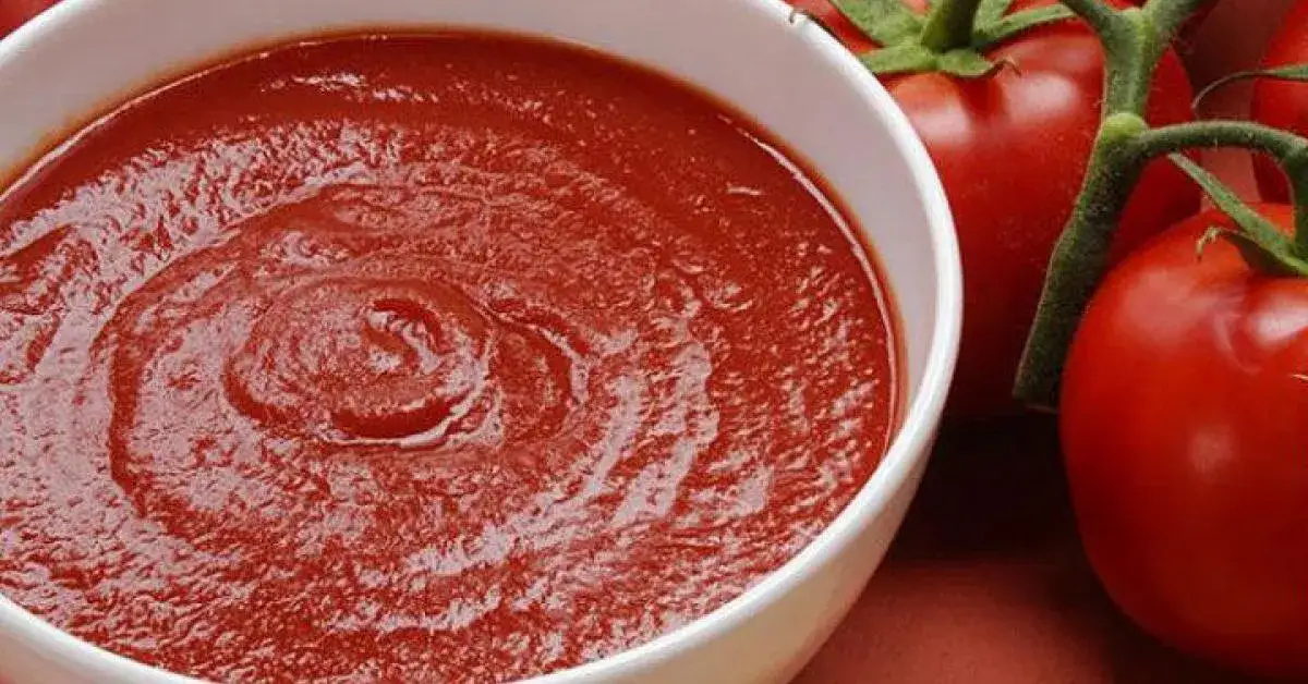 Jak zrobić sos do pizzy z pomidorów – prosty przepis na pyszny smak