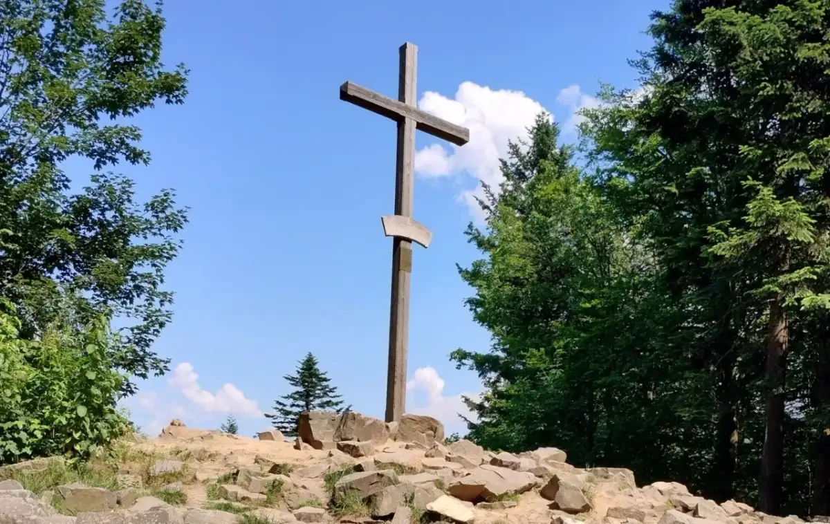Najwyższy szczyt Gór Świętokrzyskich - odkryj tajemnice Łysicy