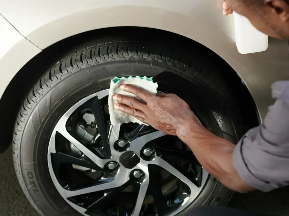 Rdza na felgach aluminiowych? Nie! Jak usunąć nalot i korozję?