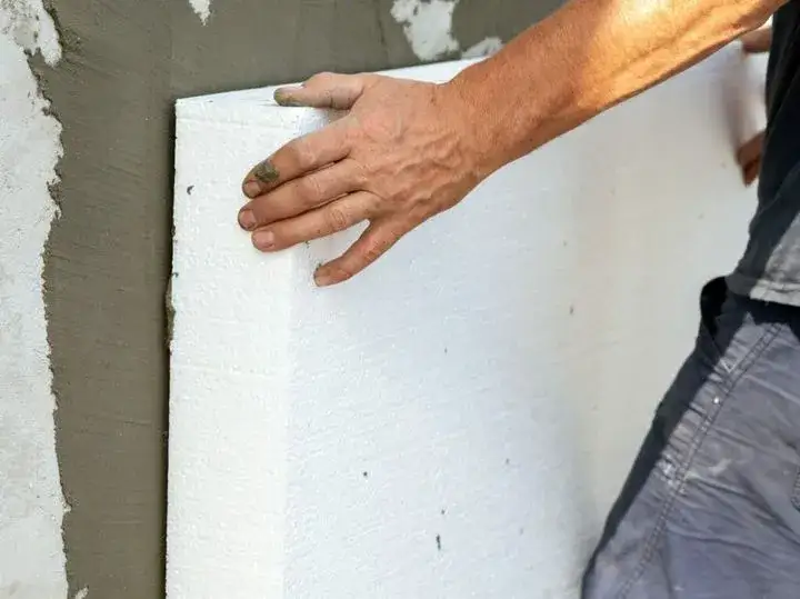 Pianka do styropianu na podłodze: Wybierz najlepszą i uniknij błędów