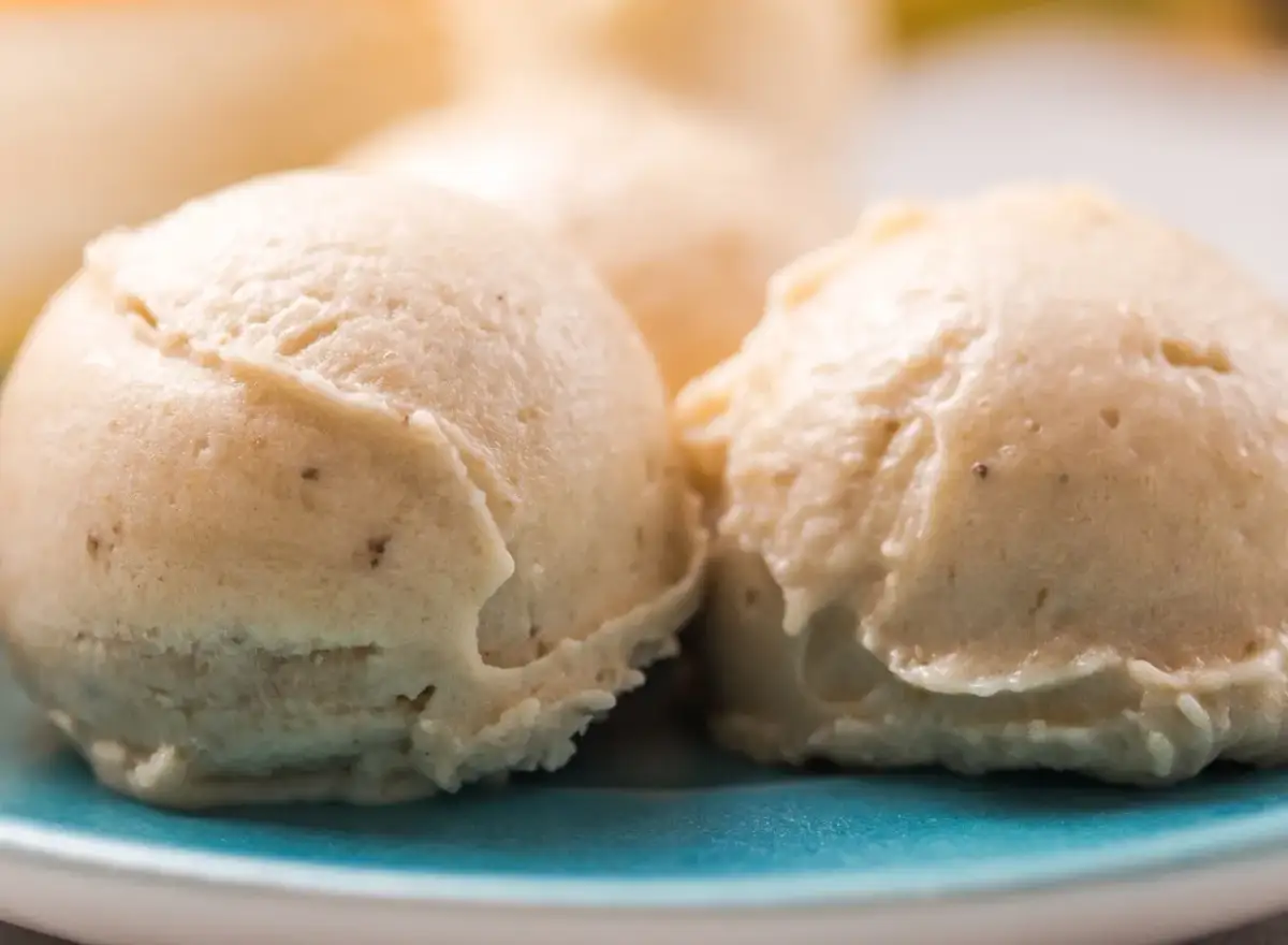 Kremowe lody owocowe w domu: przepisy, triki na idealną konsystencję