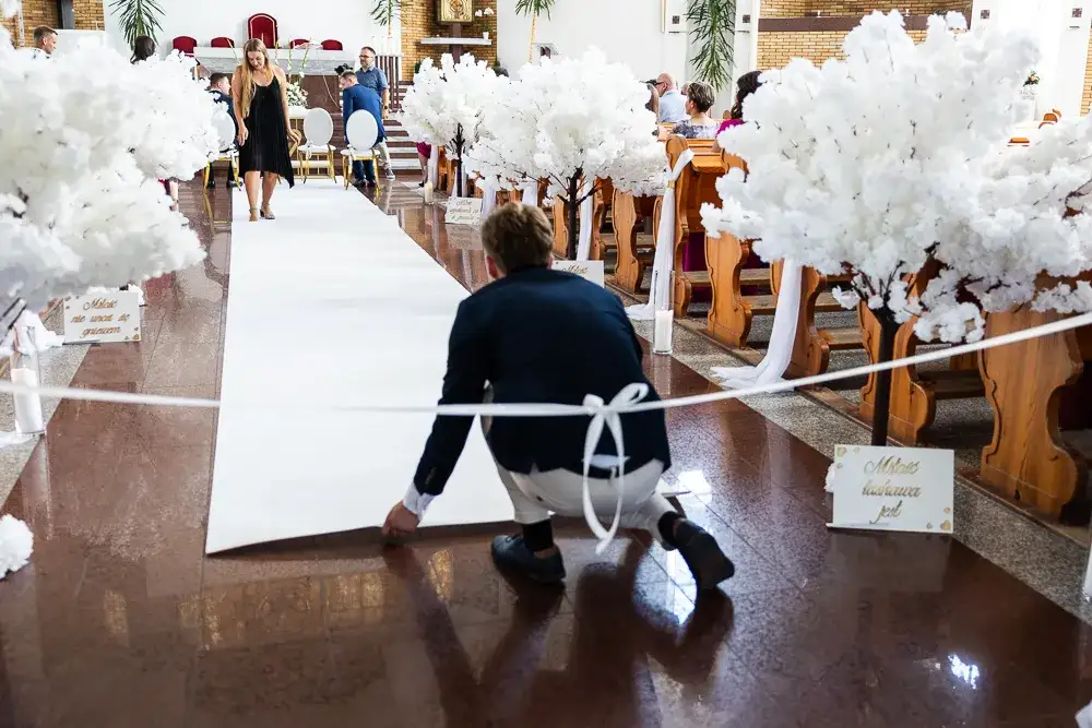 Jak wybrać fotografa ślubnego? Ceny, style, umowa 2026