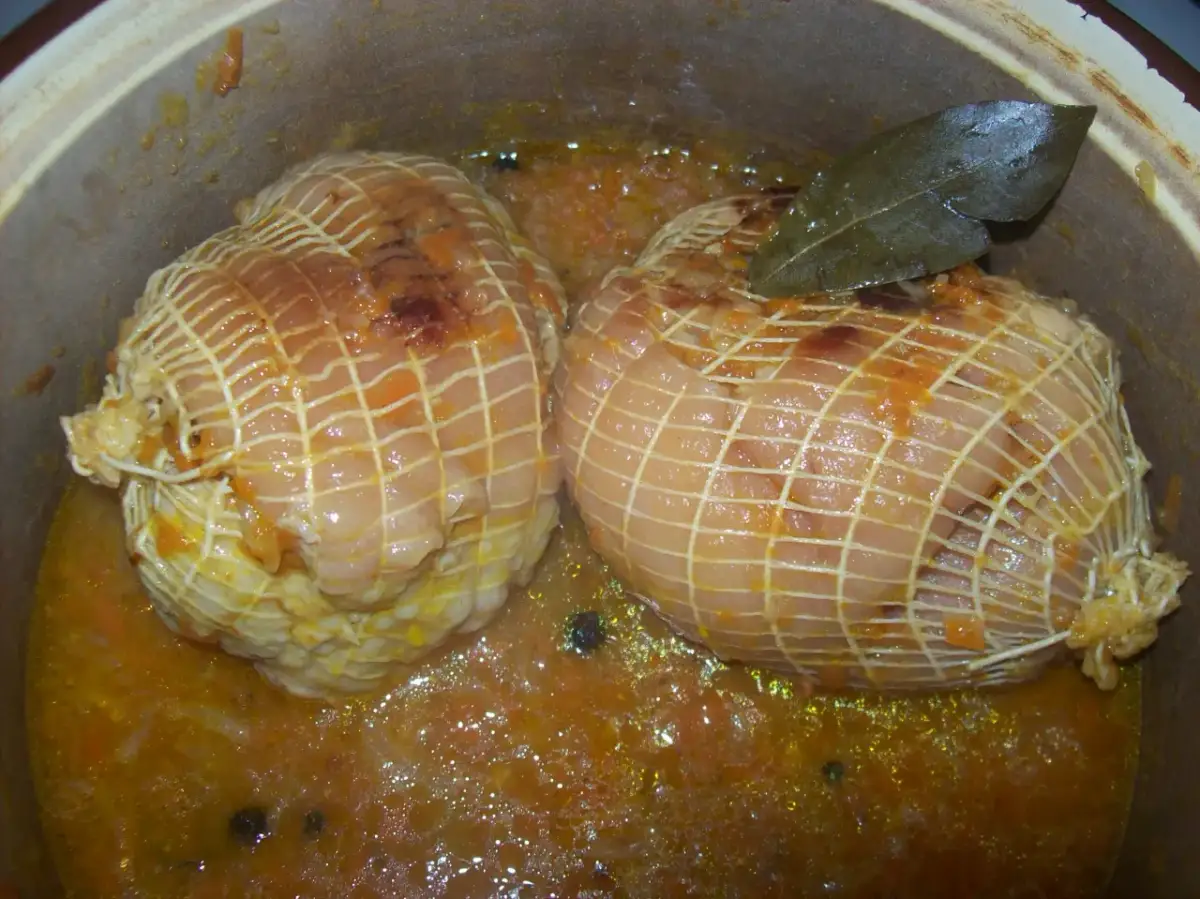 Jak gotować golonki w siatce, aby były miękkie i soczyste?