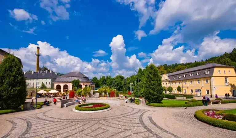 Kudowa-Zdrój: Odkryj atrakcje od Gór Stołowych po czeskie perły!