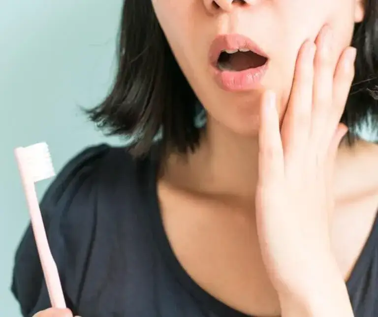 Ból dziąsła? Szybka ulga i skuteczne sposoby (Apteka i Dom)