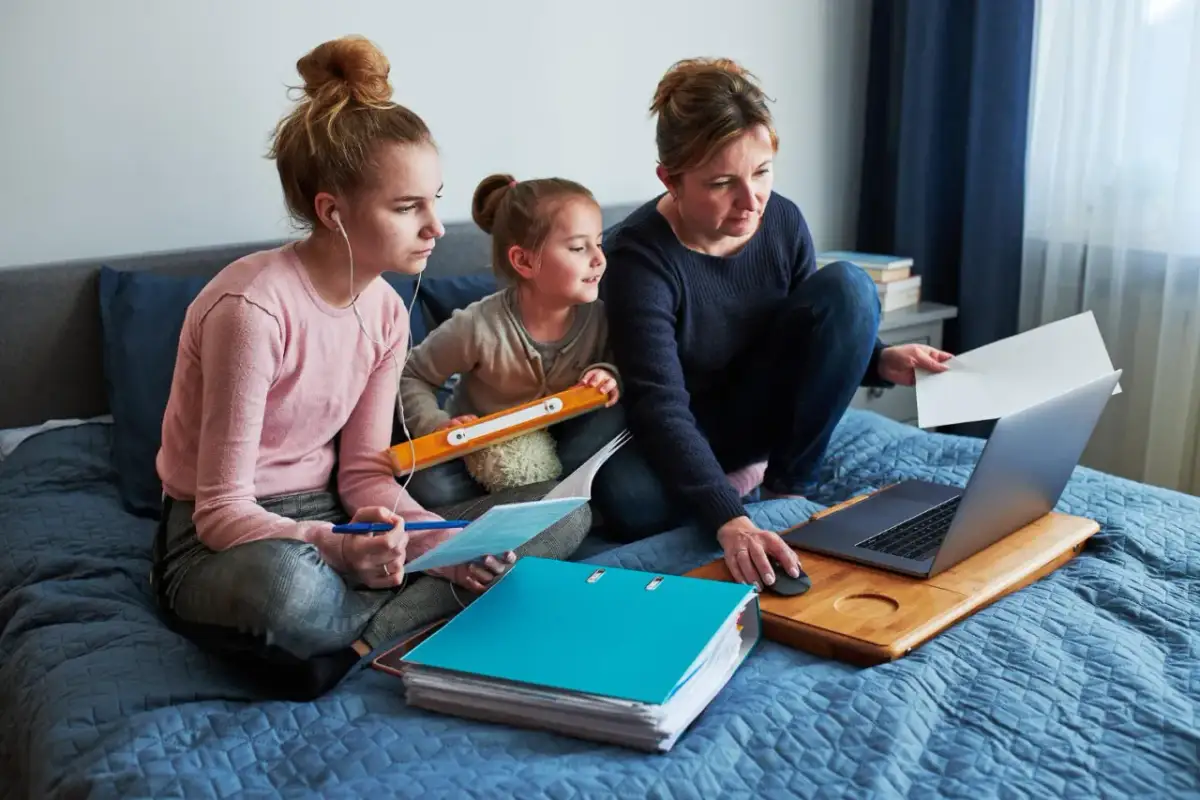 Nauczanie domowe: Formalności, koszty, zalety. Czy to dla Ciebie?