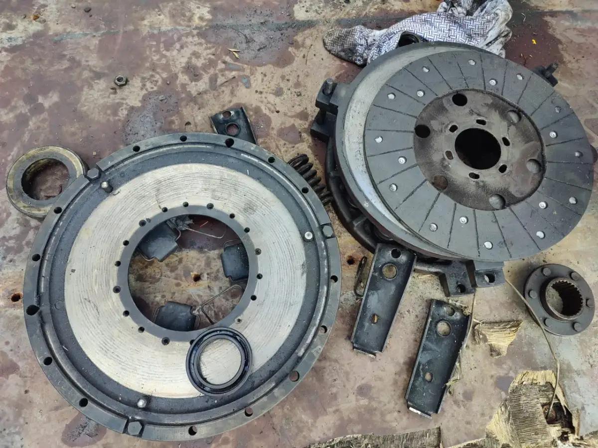 Wymiana sprzęgła w ciągniku: koszty od 1500 do 12000 zł?