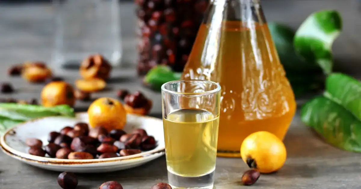 Z czego nalewki? Poznaj najlepsze składniki na domowe trunki