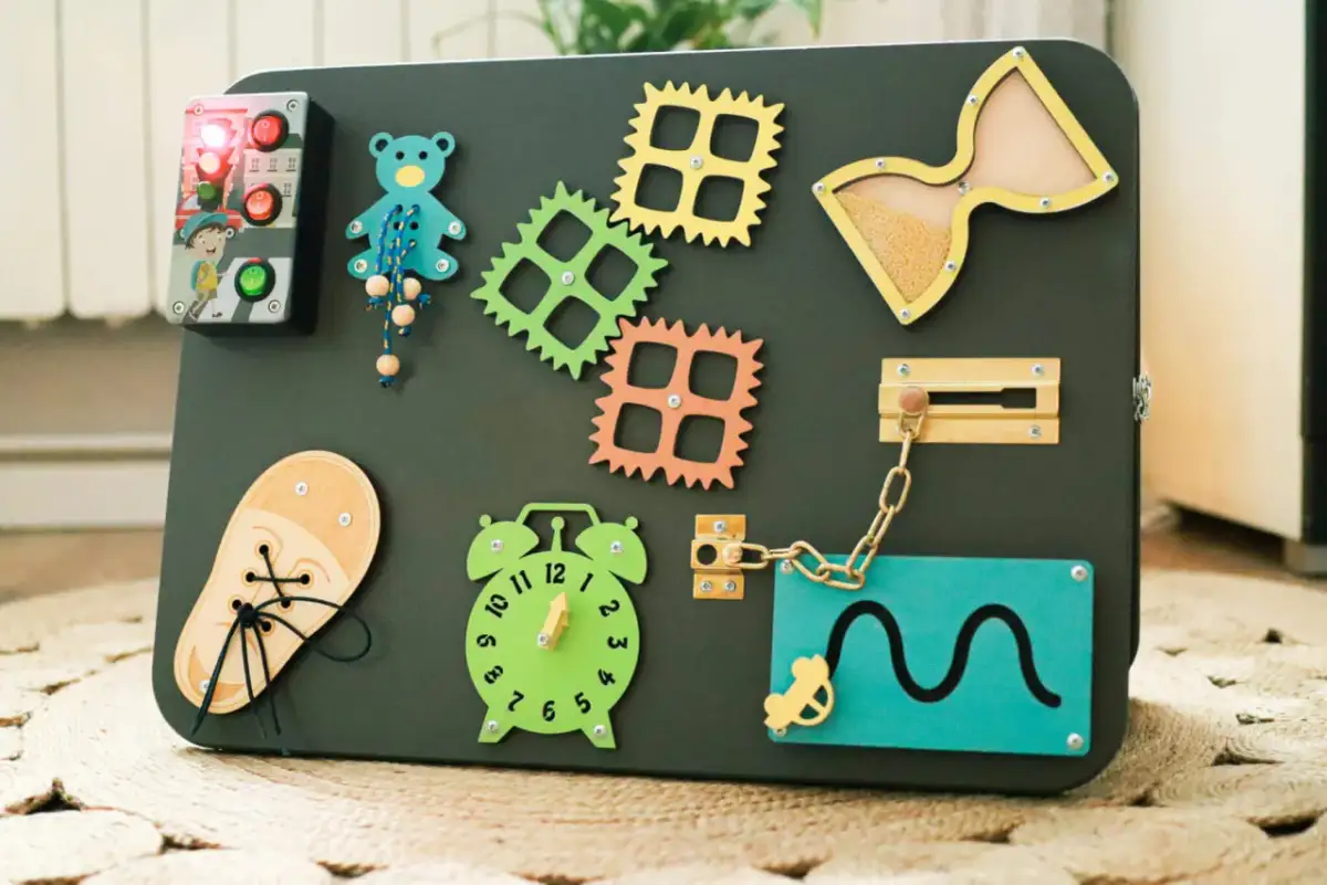 Jak zrobić tablicę sensoryczną dla dzieci - proste kroki i pomysły