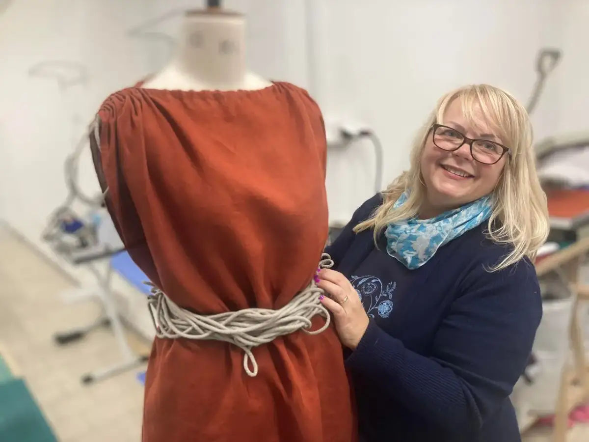 Prosta sukienka DIY: Uszyj ją sama, nawet bez doświadczenia!