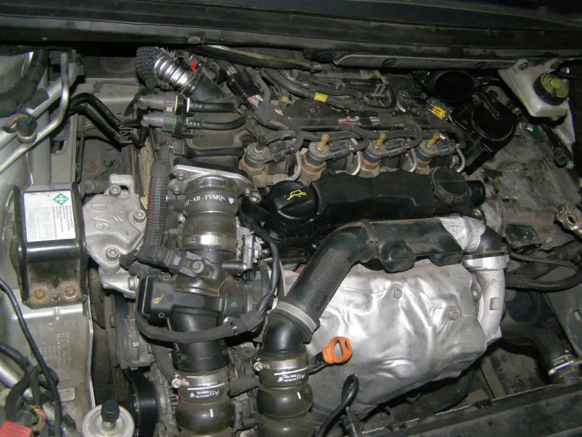 Lokalizacja zaworu EGR w Citroen C5 2.0 HDI - nieoczywiste miejsce w silniku