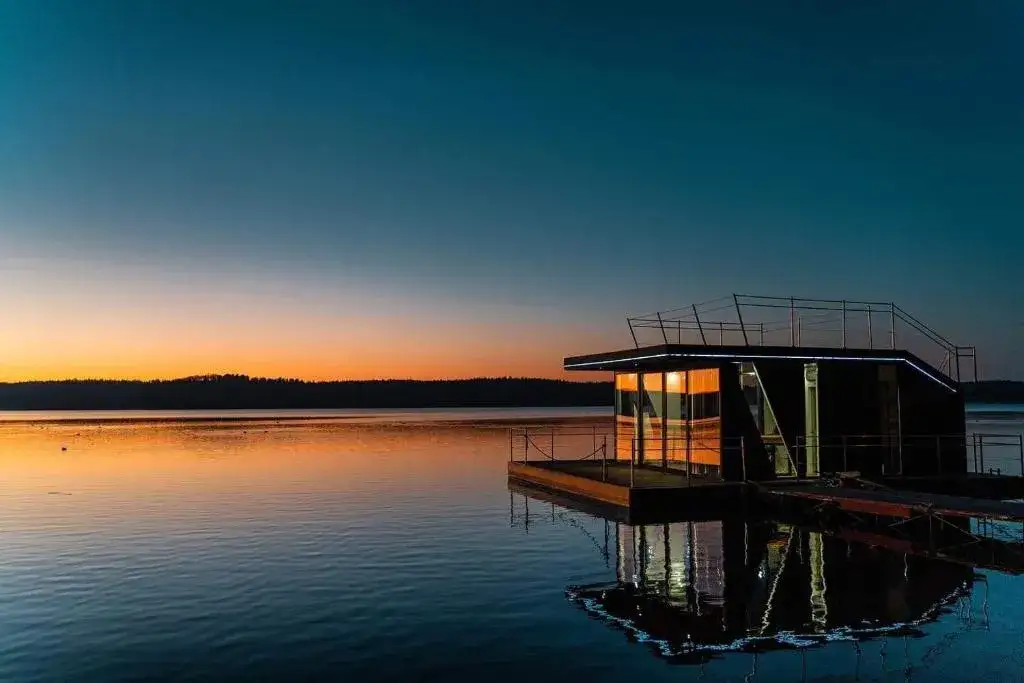 Jezioro Charzykowskie: piękne miejsce na relaks i przygodę na wodzie
