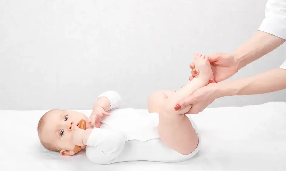 Kiedy z dzieckiem do fizjoterapeuty? Ważne oznaki i wiek wizyty