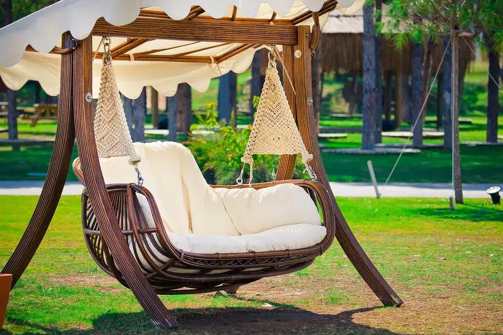 Tatuaż huśtawka znaczenie: symbolika radości i straty w życiu