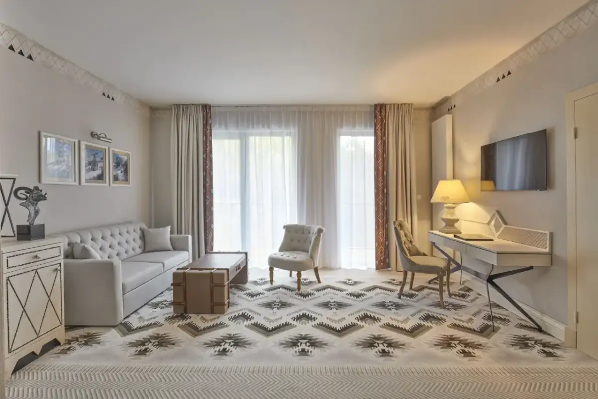 Czym się różni hotel 4-gwiazdkowy od 5? Odkryj kluczowe różnice