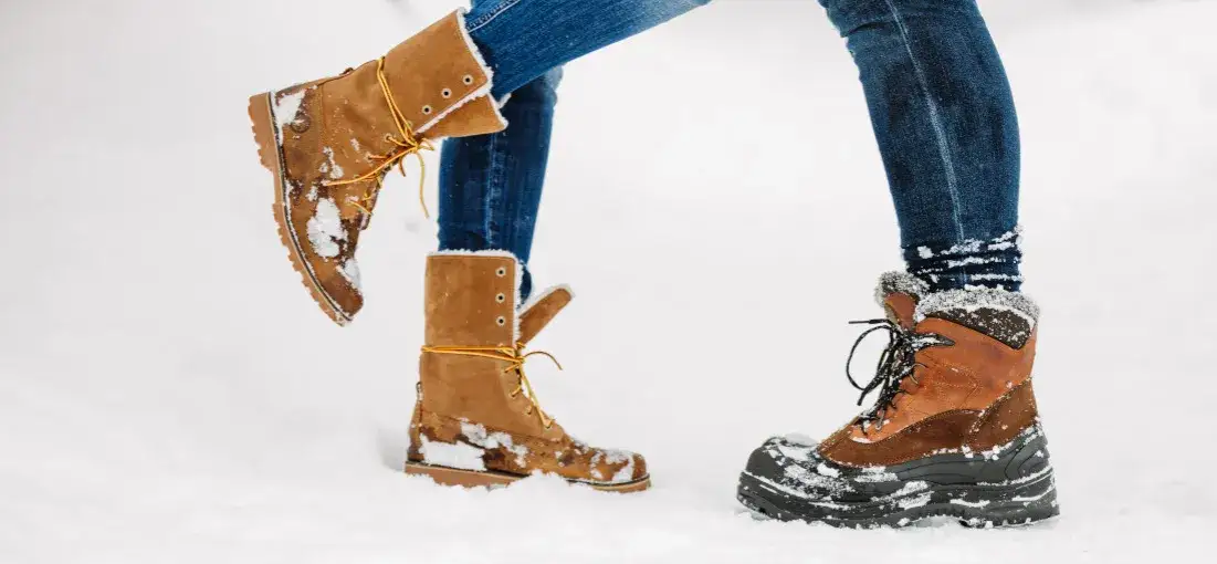 Jak dbać o buty? Poradnik: skóra, zamsz, tkaniny, zima