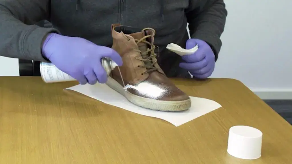 Czym skleić buty trekkingowe, aby uniknąć kosztownych napraw?