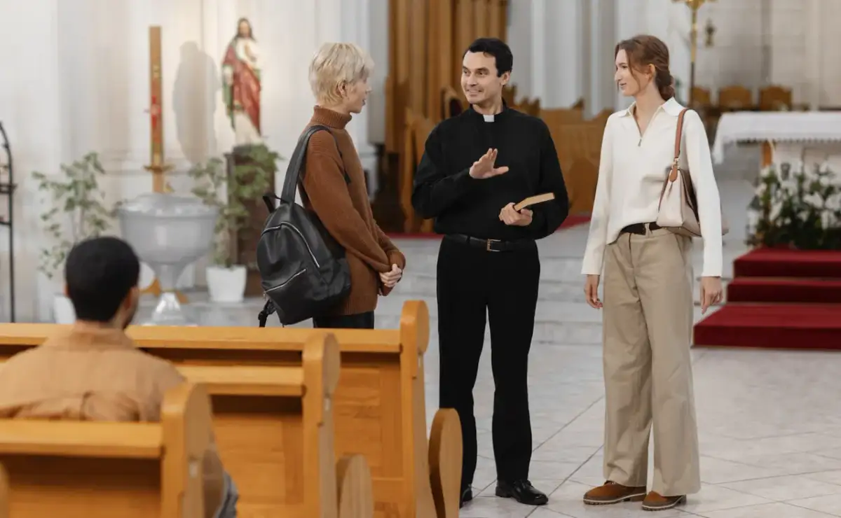 Jakie są wspólnoty w kościele i jak wpływają na życie wiernych