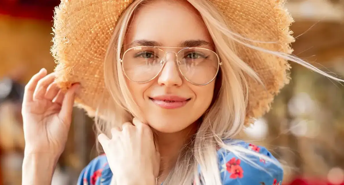 Modne okulary na co dzień – wybierz stylowe modele, które zachwycą