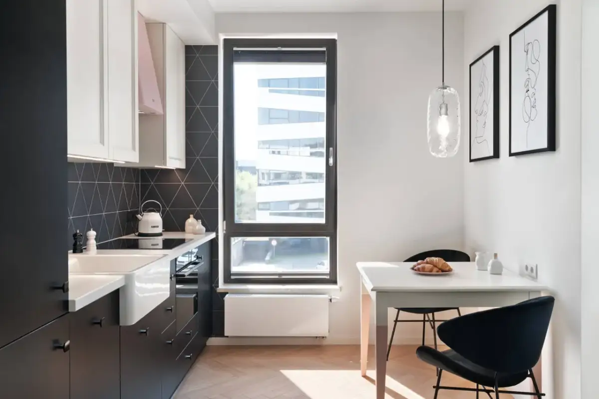 Mała kuchnia: 70+ trików na funkcjonalne i piękne wnętrze!