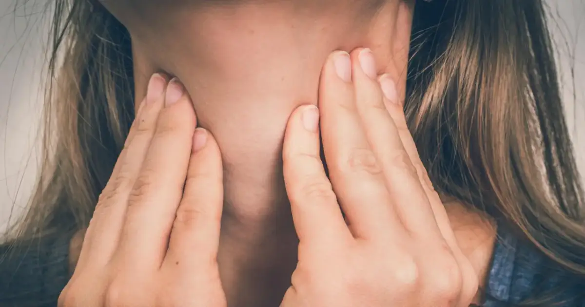 Ból gardła zaraża? Prawda o zakaźności i ochronie