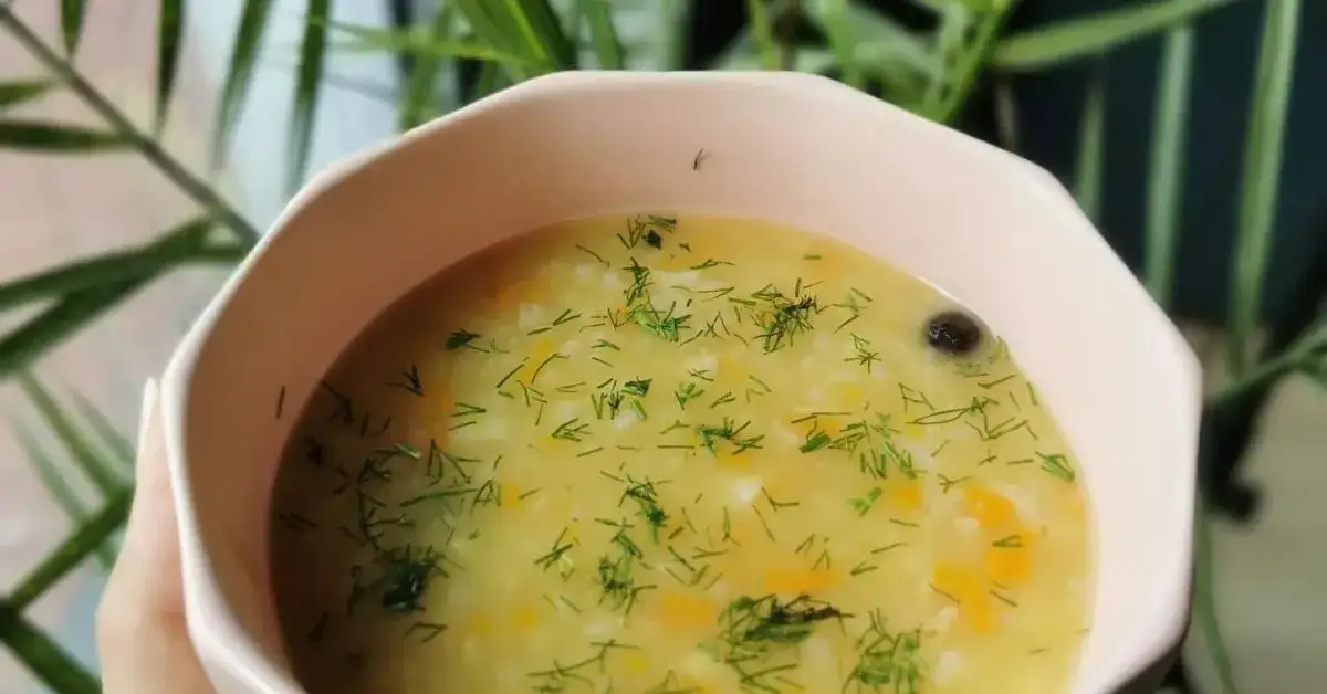 Lekkostrawne zupy: Jak gotować, by żołądek je pokochał?