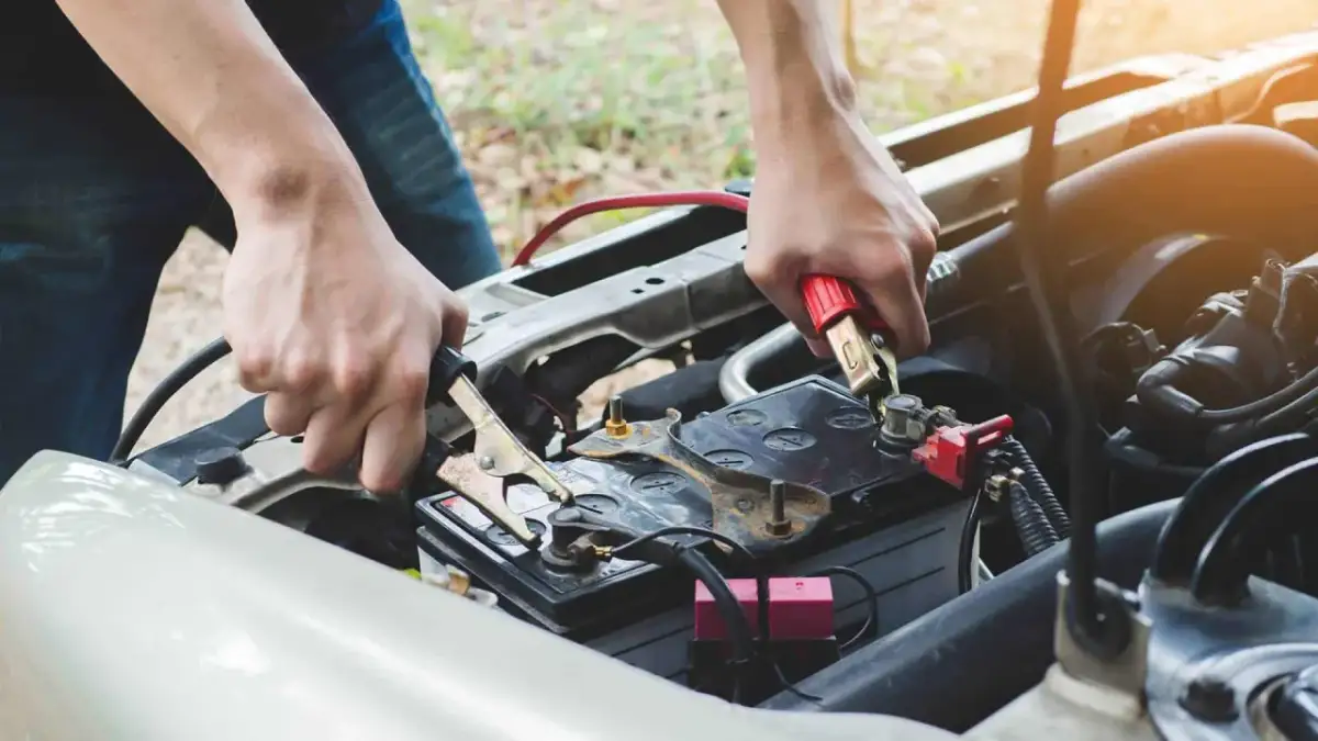 Ekspert radzi: Jak podłączyć kable rozruchowe krok po kroku?