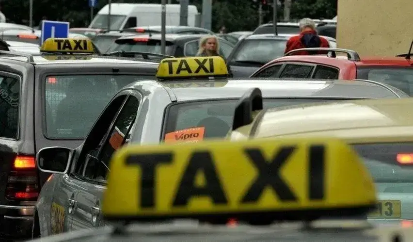 Ile kosztuje taxi we Wrocławiu? Zaskakujące ceny i opłaty dodatkowe