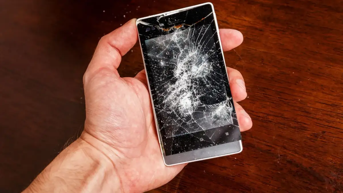 Jak naprawić pękniętą szybkę w telefonie: skuteczne metody i porady