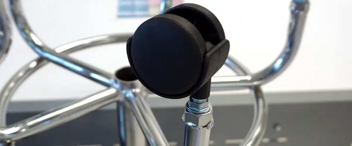 Wymiana kółek w krześle biurowym: Prosty poradnik DIY