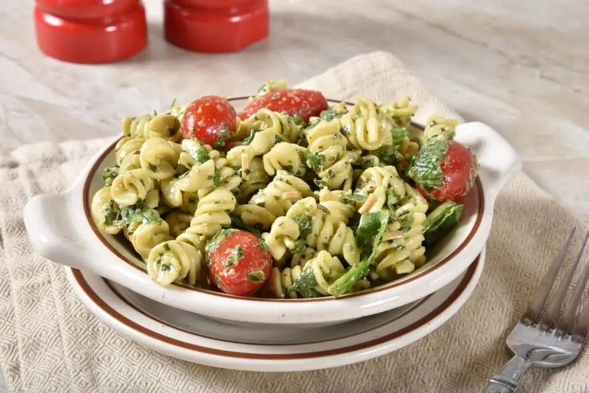 Salades de pâtes : recettes faciles, astuces et idées pour l'été