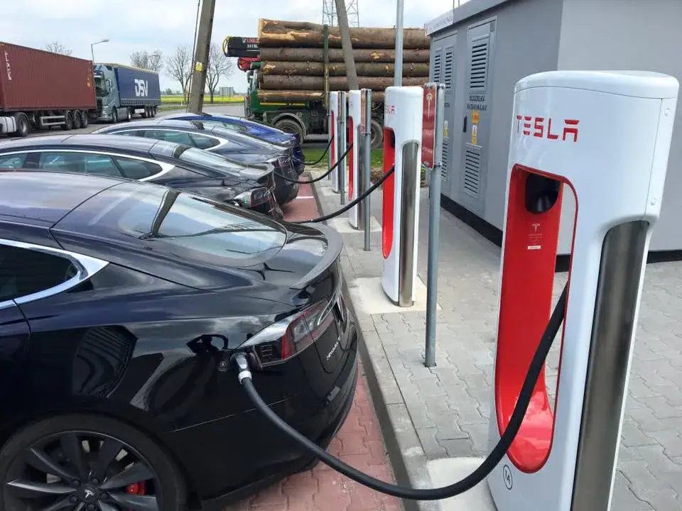 Czy samochody elektryczne są ekologiczne? Odkryj ich prawdziwy wpływ na środowisko