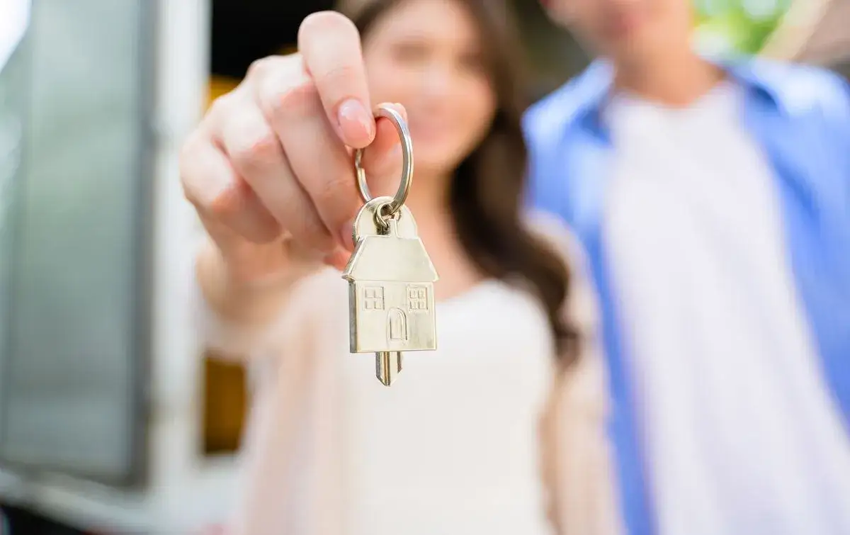 Jak zarobić na mieszkanie bez kredytu? Skuteczne alternatywy i porady