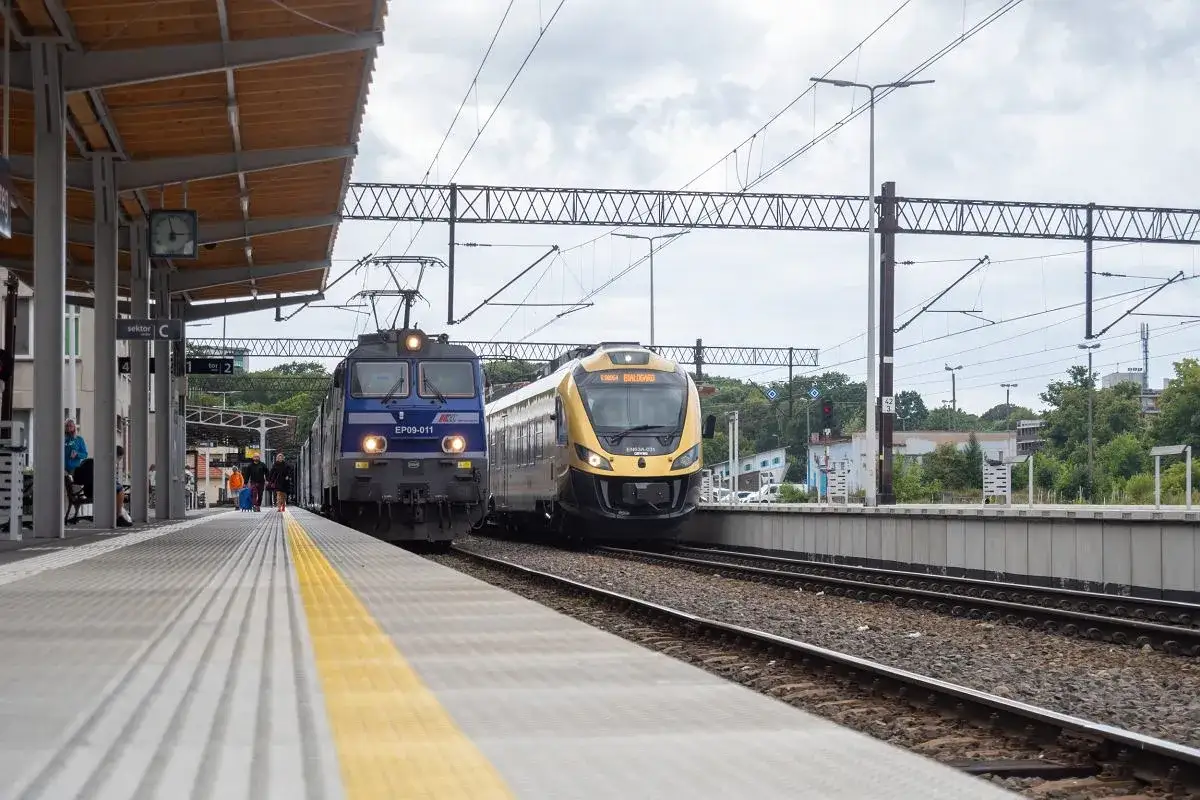 Łódź-Kołobrzeg: Pociąg, auto czy autobus? Wybierz najlepiej!