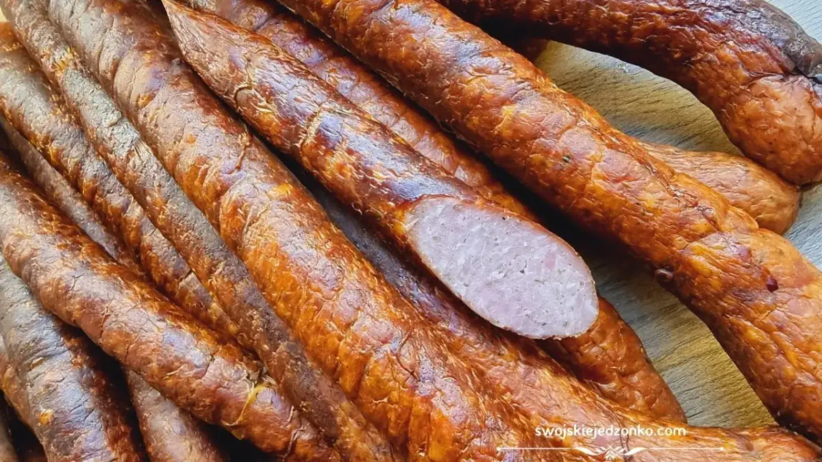 Domowa kiełbasa wędzona: Przepis krok po kroku na idealny smak