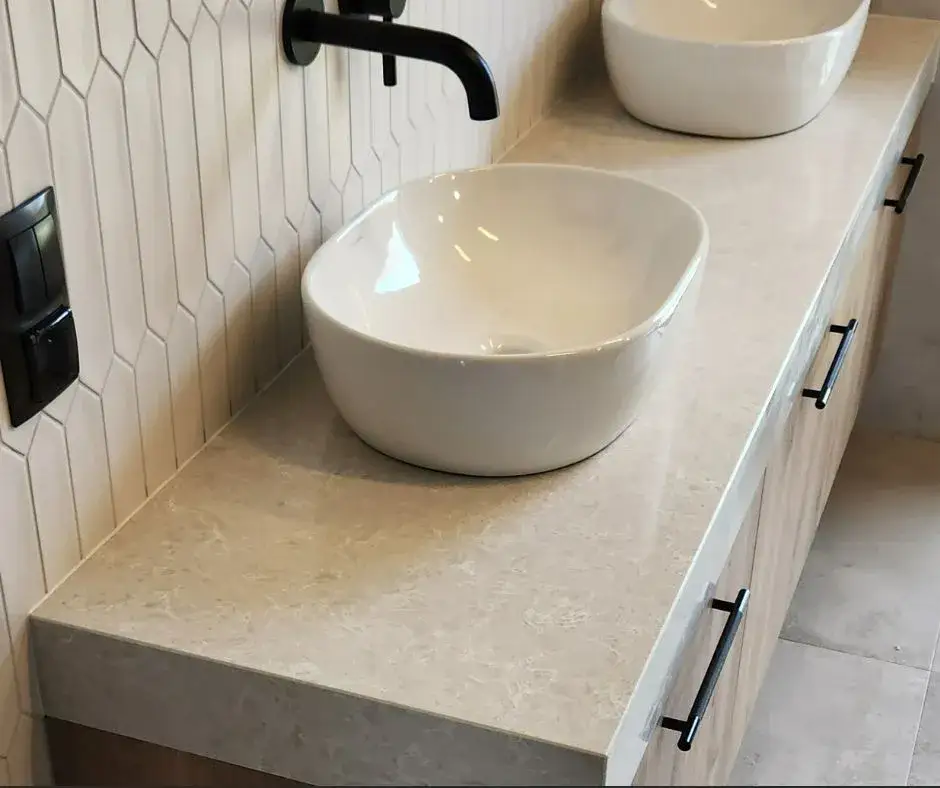 Blat konglomerat łazienka - trwałość i łatwość pielęgnacji w jednym